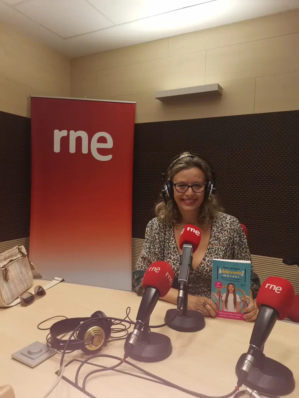 Diana en un estudio de RNE